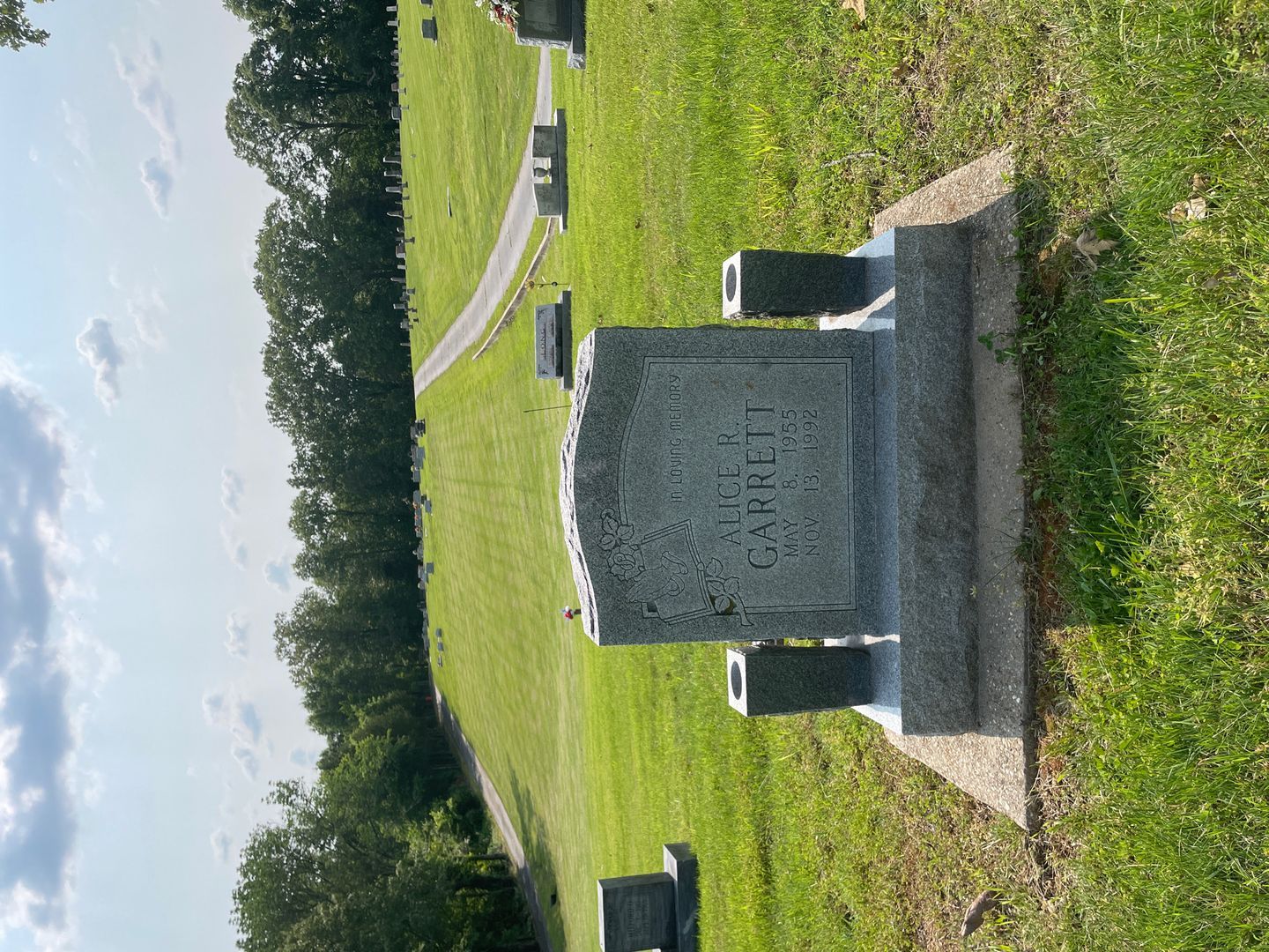Alice R. Garrett's grave. Photo 1